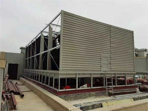 了解冷却塔的各部位结冰的原因？(冷却塔为什么容易着火)